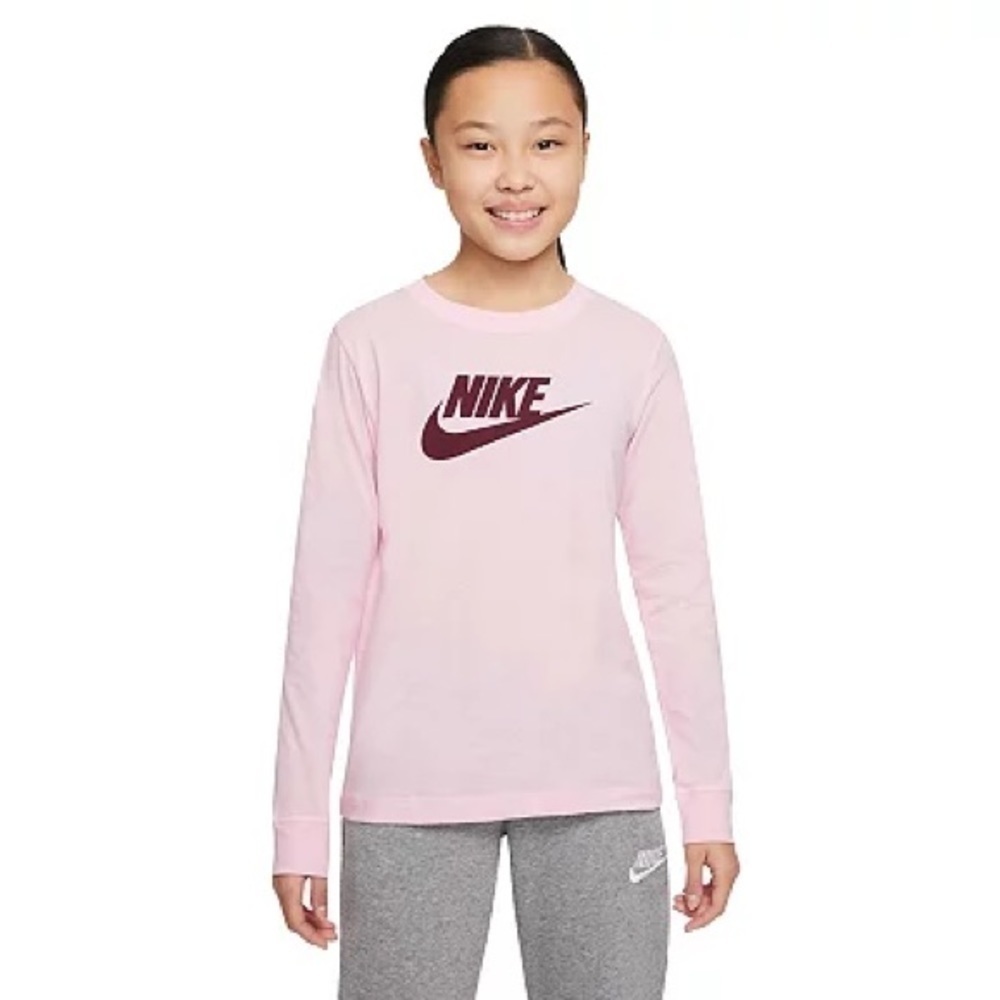 NWT Nike Graphic Tee size L​​